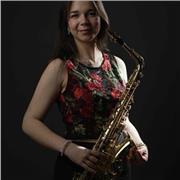 profesora de saxofón, piano y lenguaje musical para todas las edades